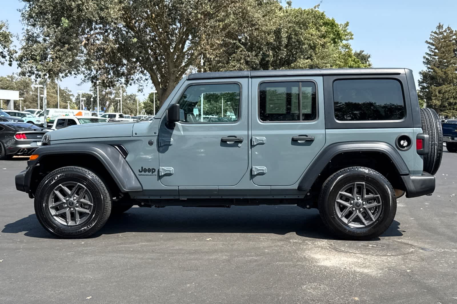 Used 2024 Jeep Wrangler SUV