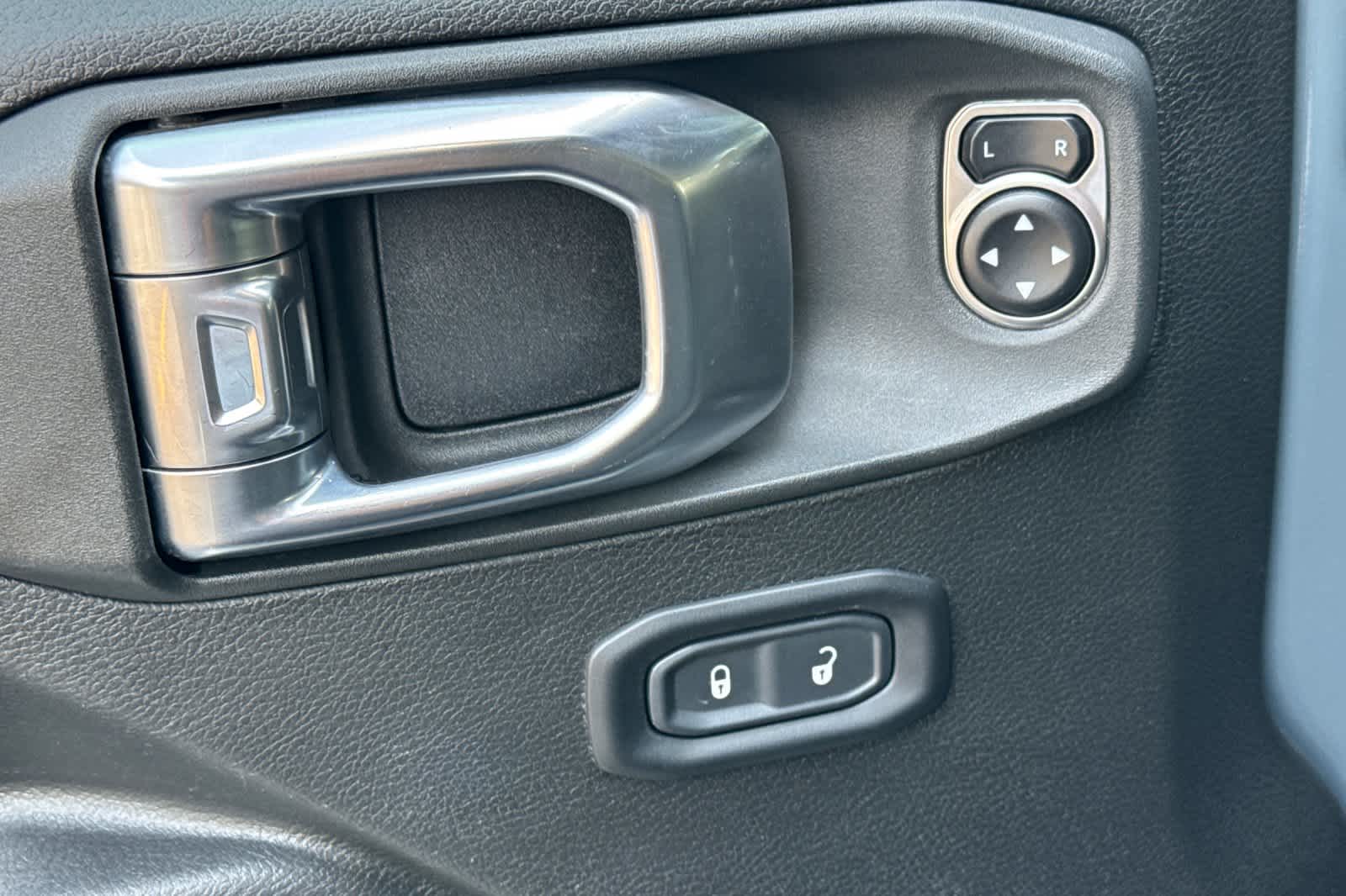 Used 2024 Jeep Wrangler SUV