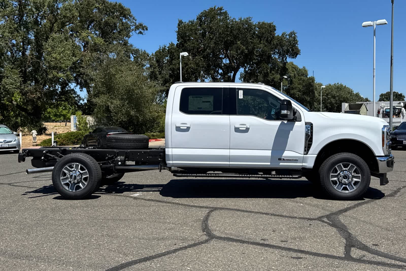 New 2026 Ford Super Duty F-350 SRW Chassis Cab Truck