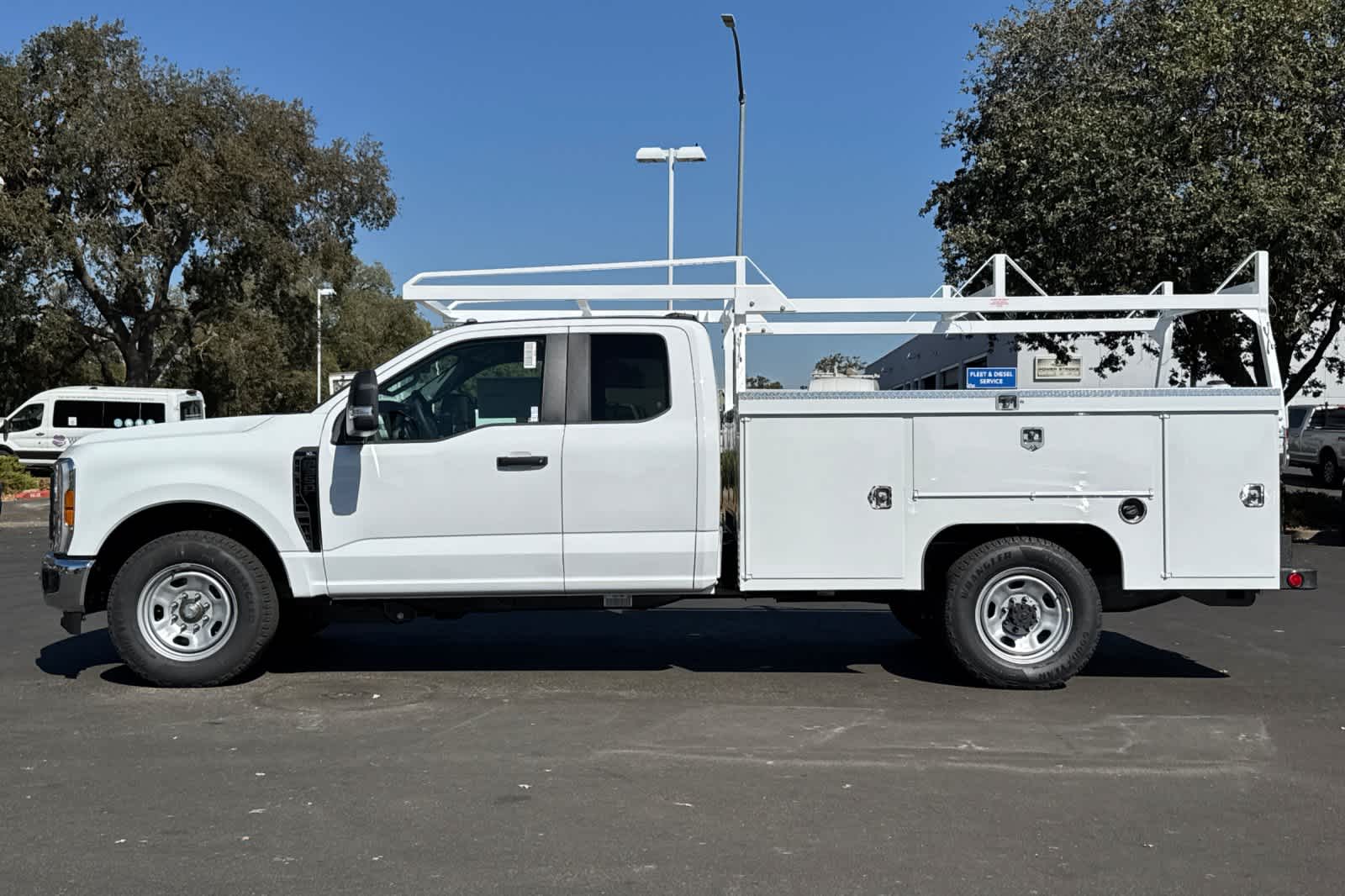 New 2027 Ford Super Duty F-350 SRW Truck