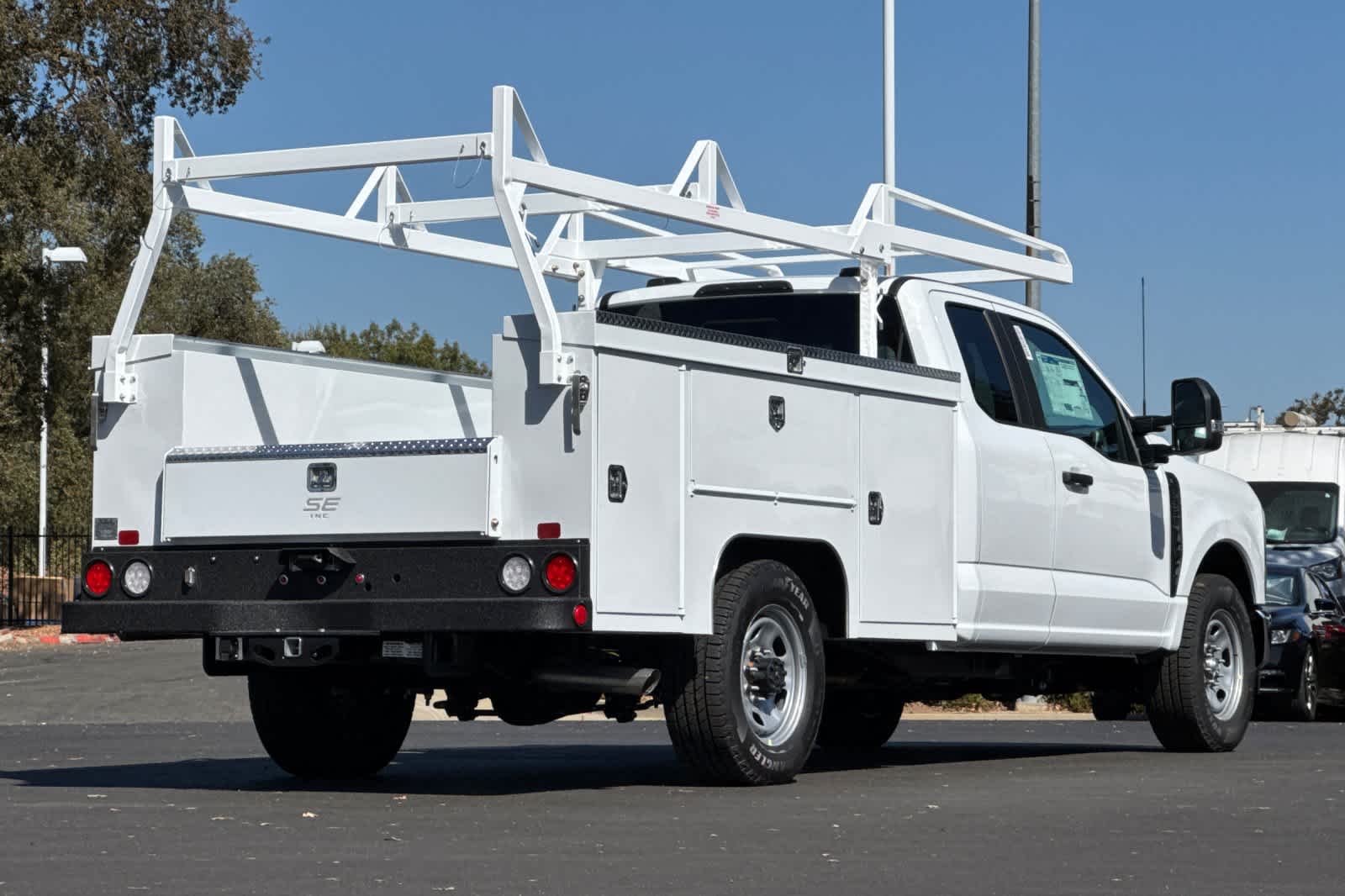New 2027 Ford Super Duty F-350 SRW Truck