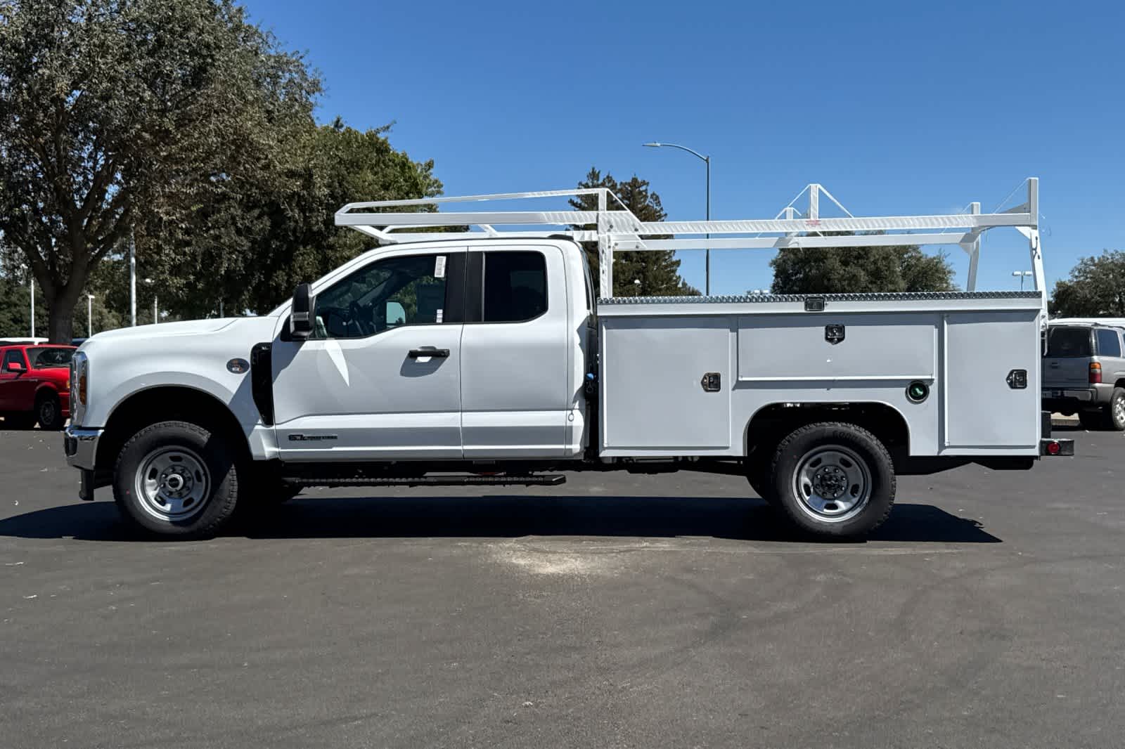 New 2027 Ford Super Duty F-350 SRW Truck