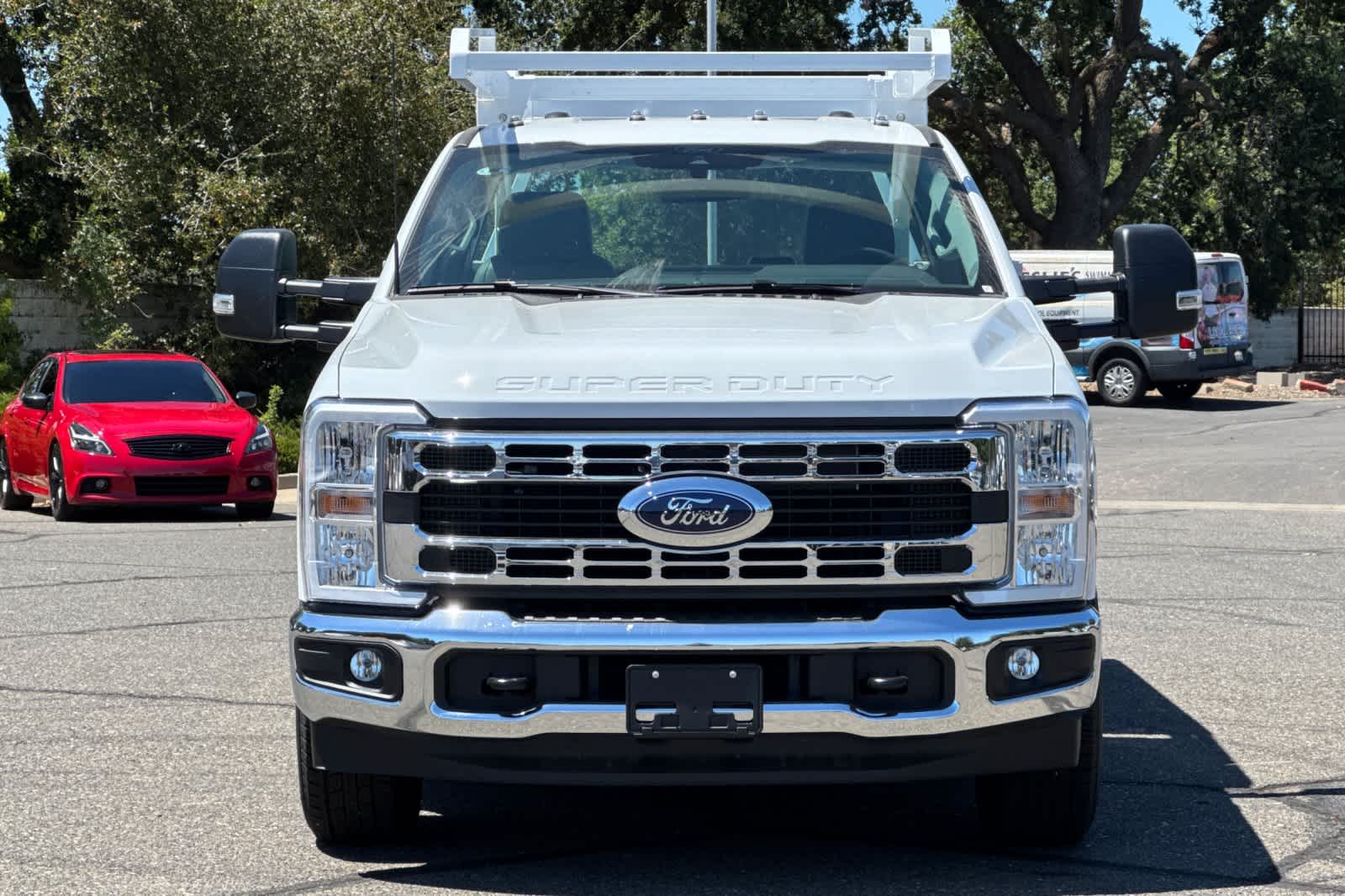 New 2026 Ford Super Duty F-350 SRW Chassis Cab Truck