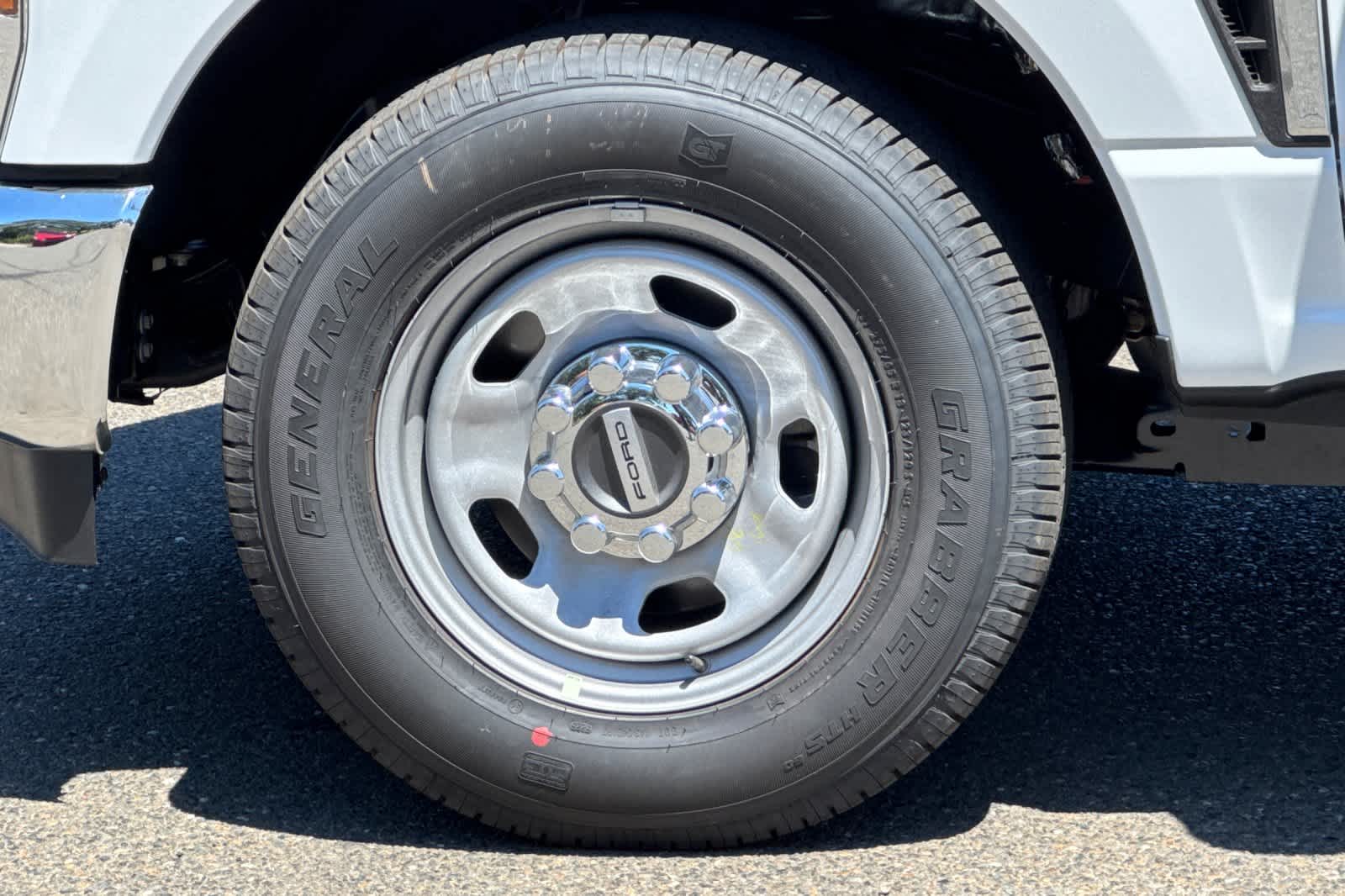 New 2026 Ford Super Duty F-350 SRW Chassis Cab Truck