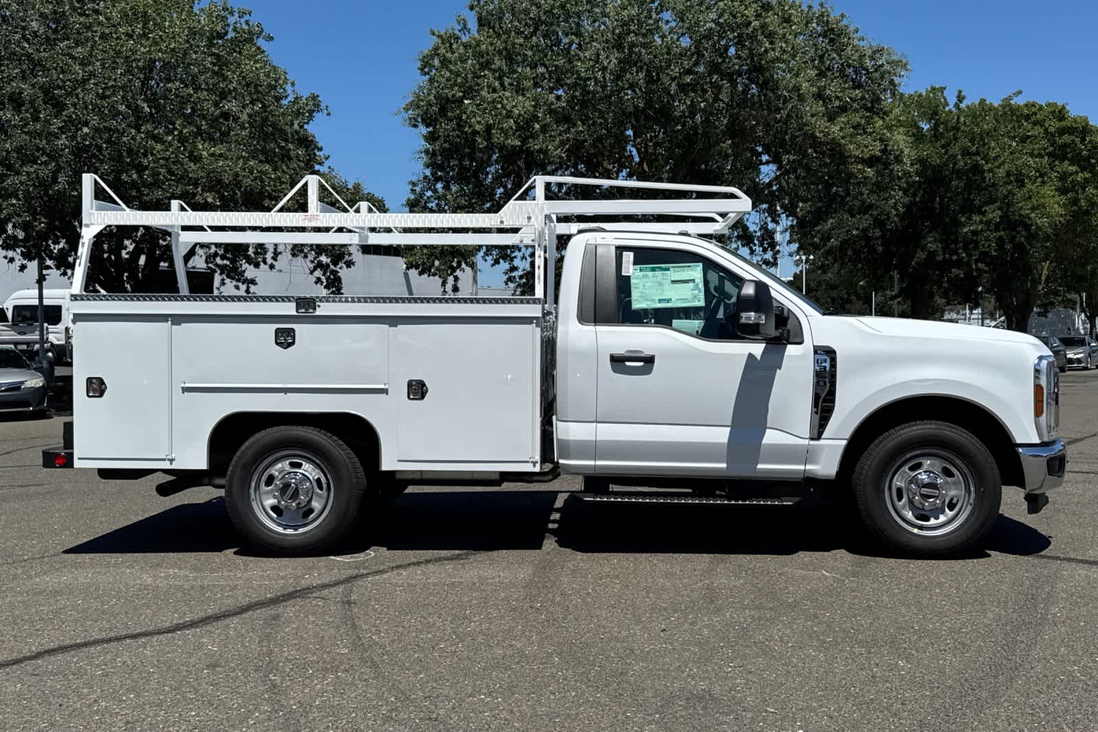 New 2026 Ford Super Duty F-350 SRW Chassis Cab Truck