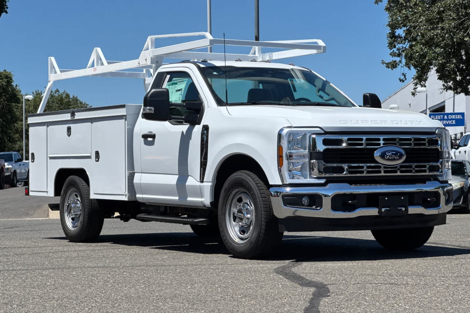 New 2026 Ford Super Duty F-350 SRW Chassis Cab Truck