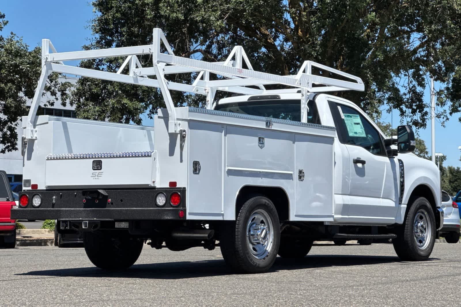 New 2026 Ford Super Duty F-350 SRW Chassis Cab Truck
