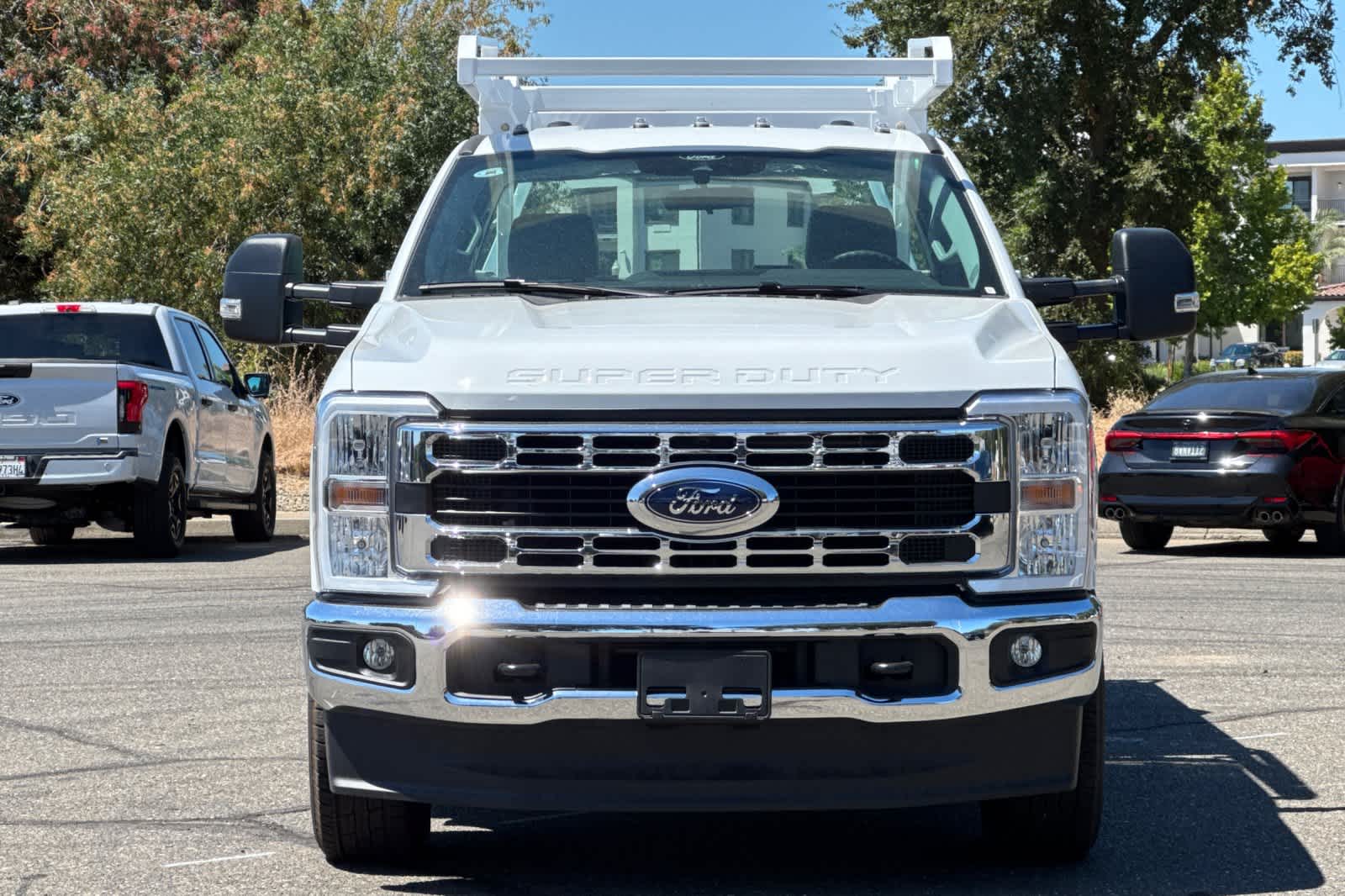 New 2026 Ford Super Duty F-350 SRW Chassis Cab Truck