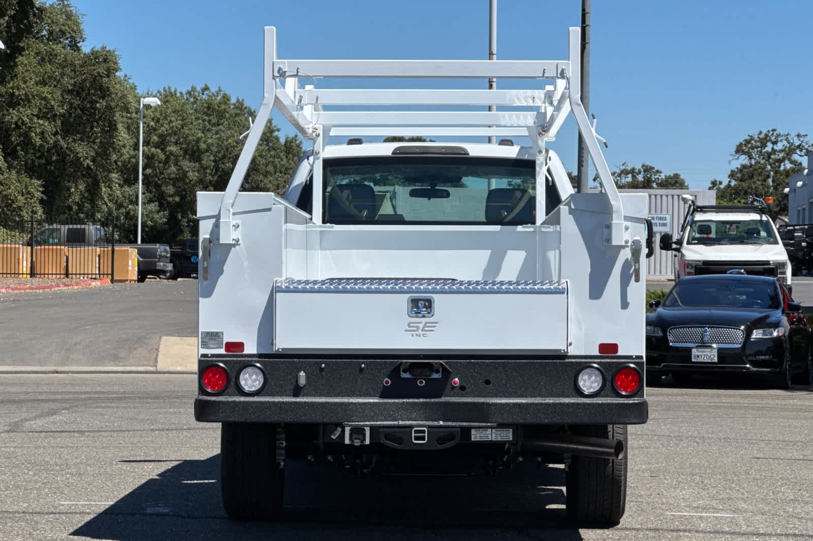 New 2026 Ford Super Duty F-350 SRW Chassis Cab Truck