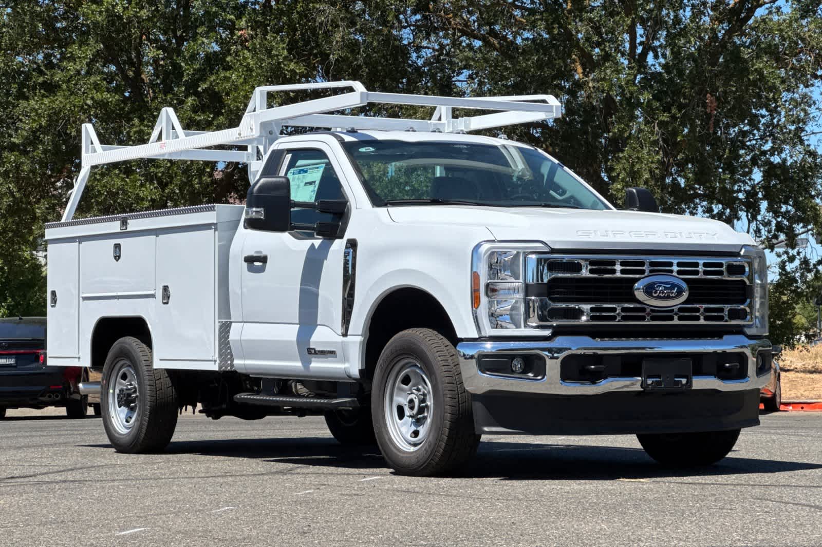 New 2026 Ford Super Duty F-350 SRW Chassis Cab Truck
