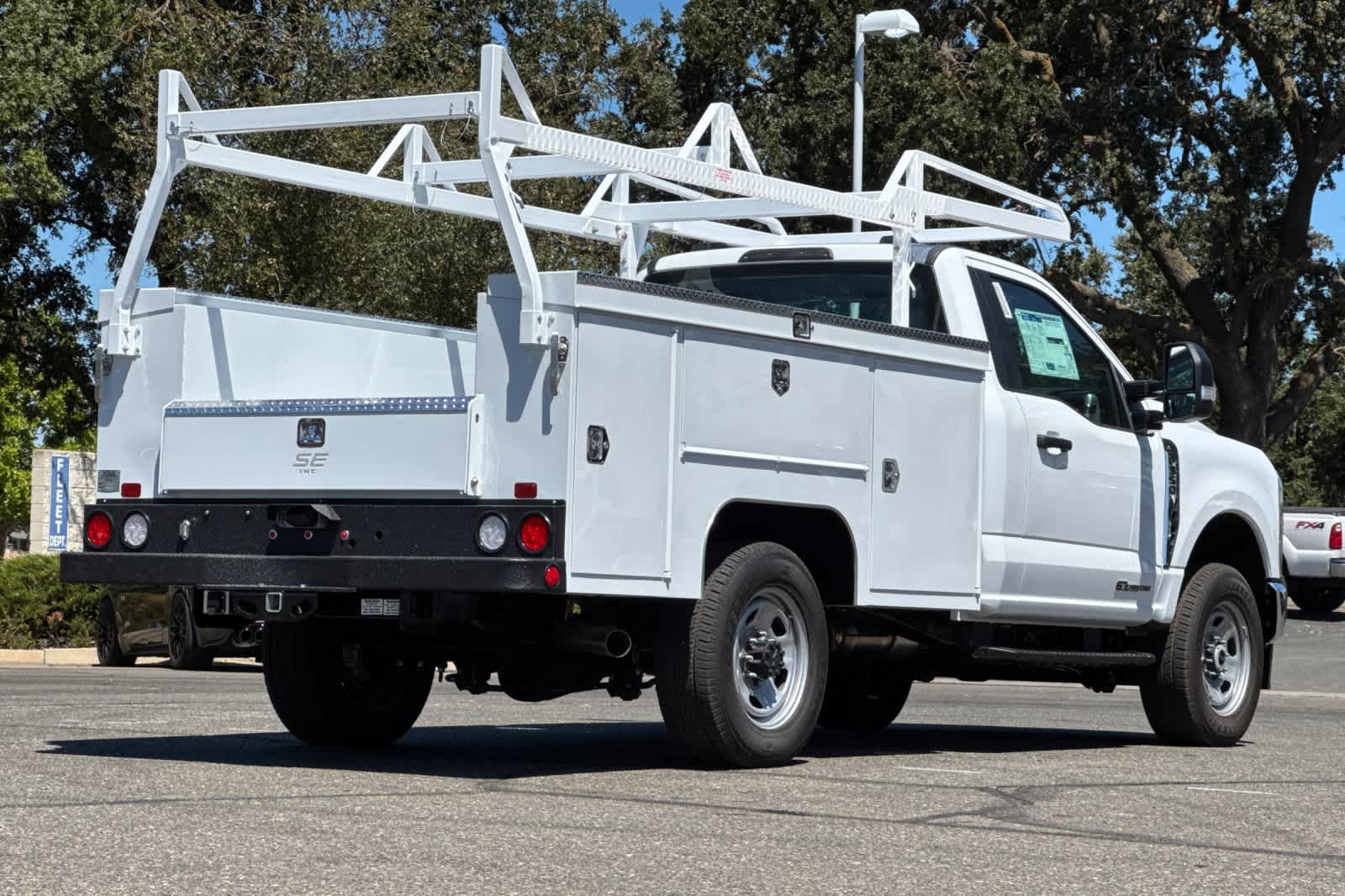 New 2026 Ford Super Duty F-350 SRW Chassis Cab Truck