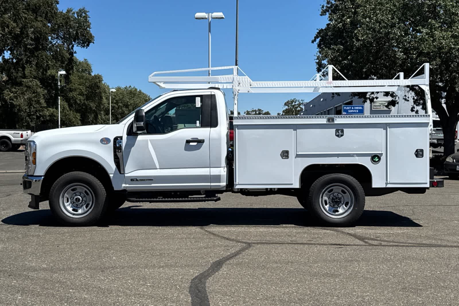 New 2026 Ford Super Duty F-350 SRW Chassis Cab Truck
