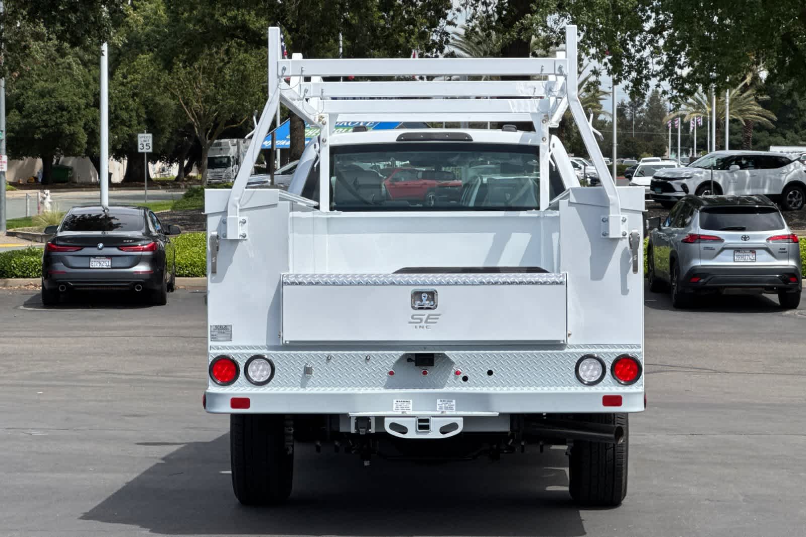 New 2026 Ford Super Duty F-350 SRW Chassis Cab Truck