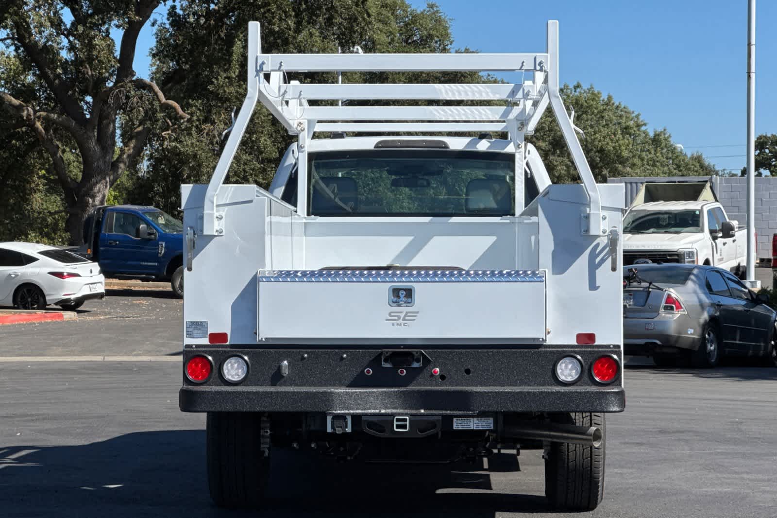New 2026 Ford Super Duty F-350 SRW Chassis Cab Truck