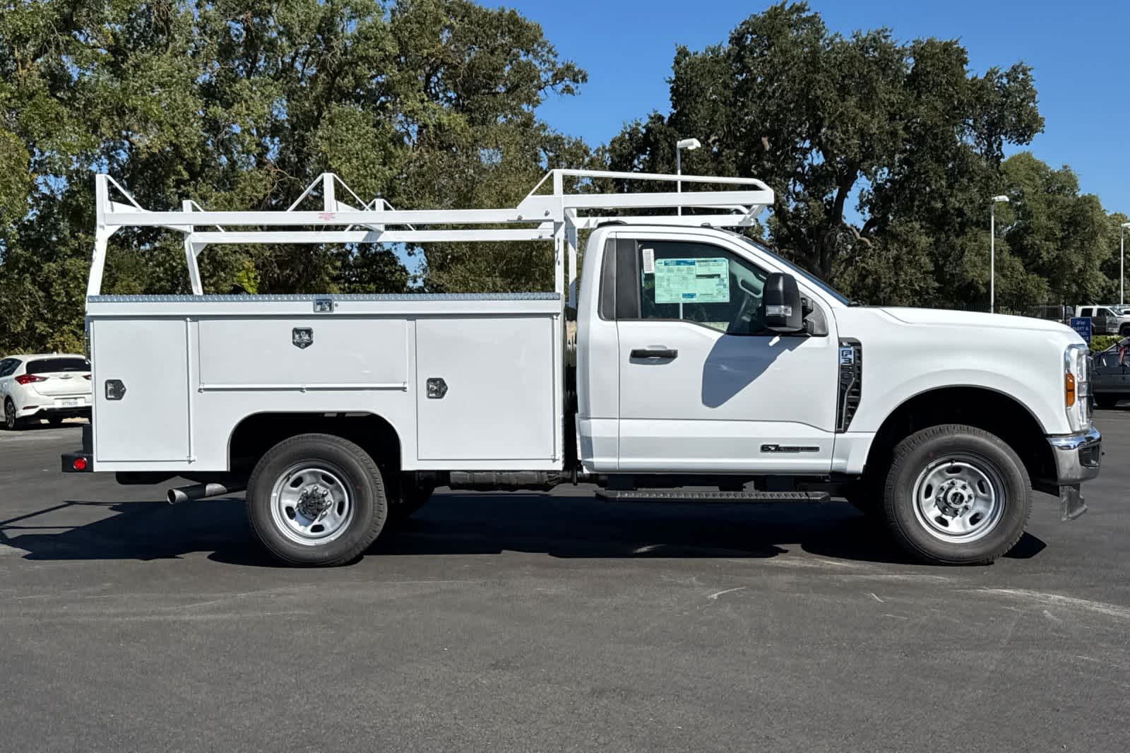 New 2026 Ford Super Duty F-350 SRW Chassis Cab Truck