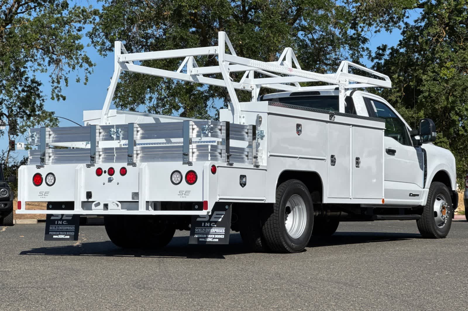 New 2025 Ford Super Duty F-350 DRW Truck