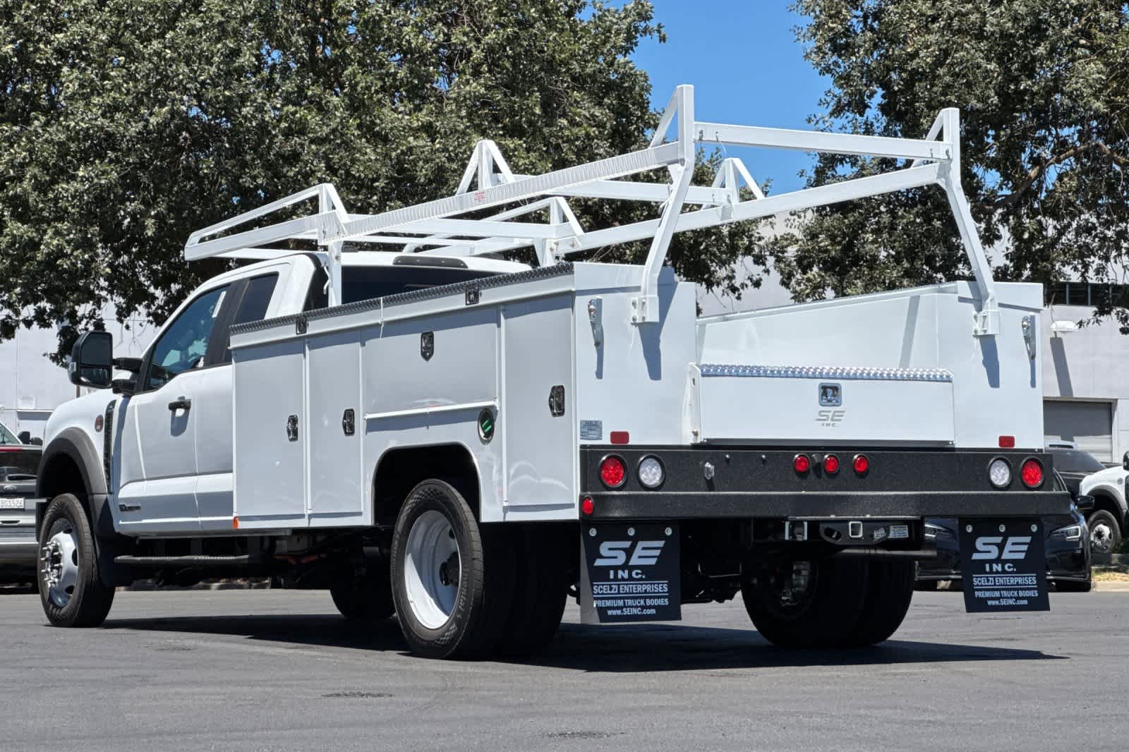 New 2026 Ford Super Duty F-550 DRW Truck