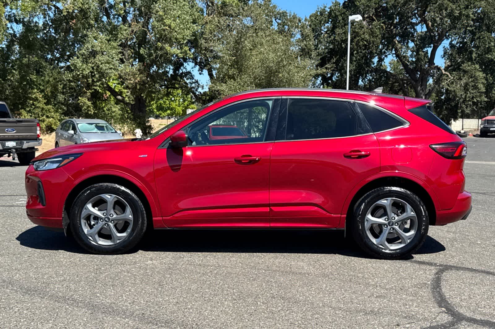 View vehicle photo 5