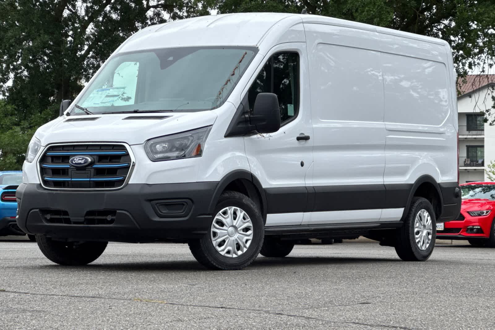 Oxford White 2025 Ford E-Transit 350 Medium Roof LB RWD Van Rear-Wheel Drive 1-Speed Automatic
