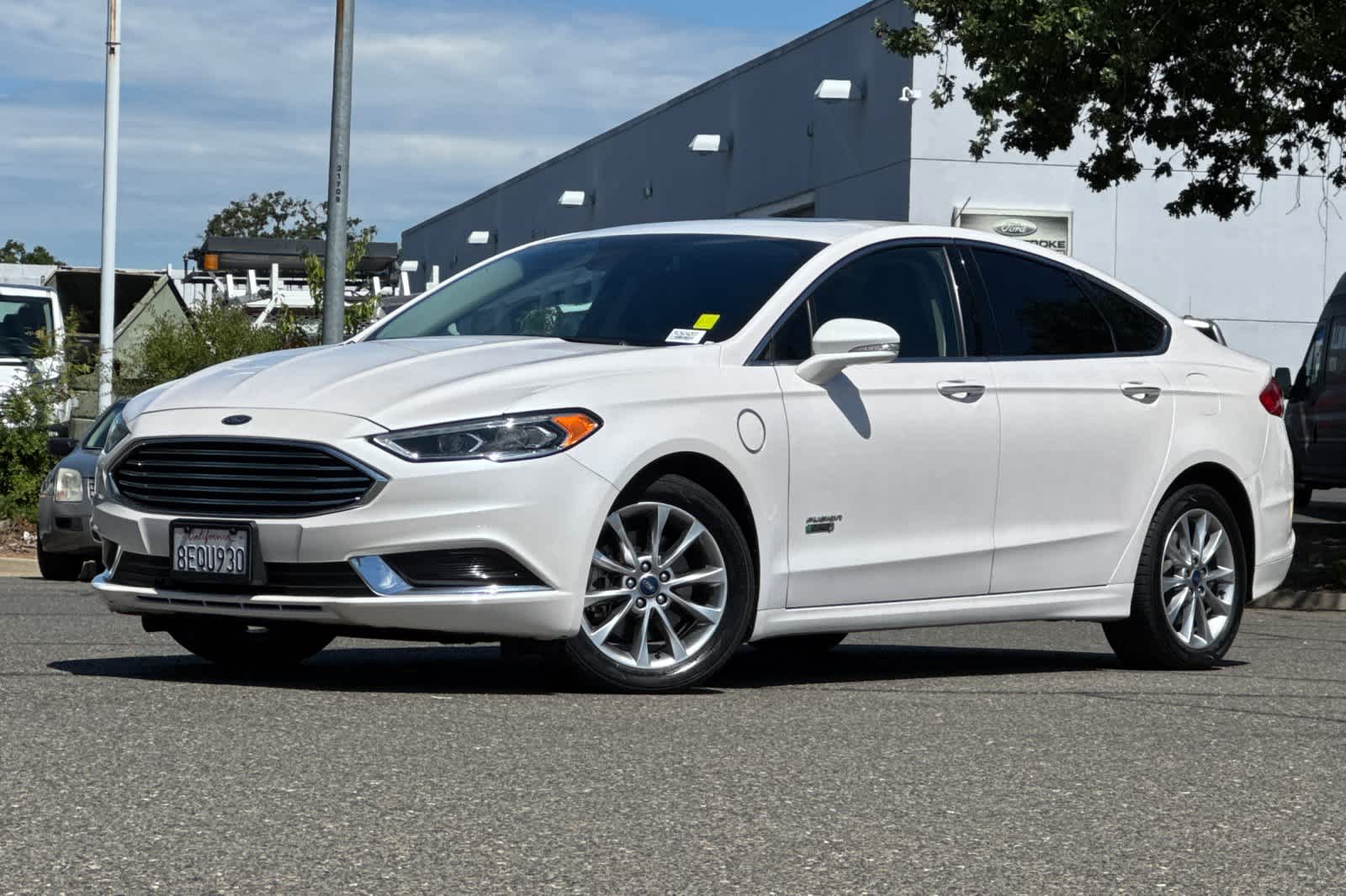 White 2018 Ford Fusion Energi SE Luxury Sedan Front-Wheel Drive Continuously Variable Transmission