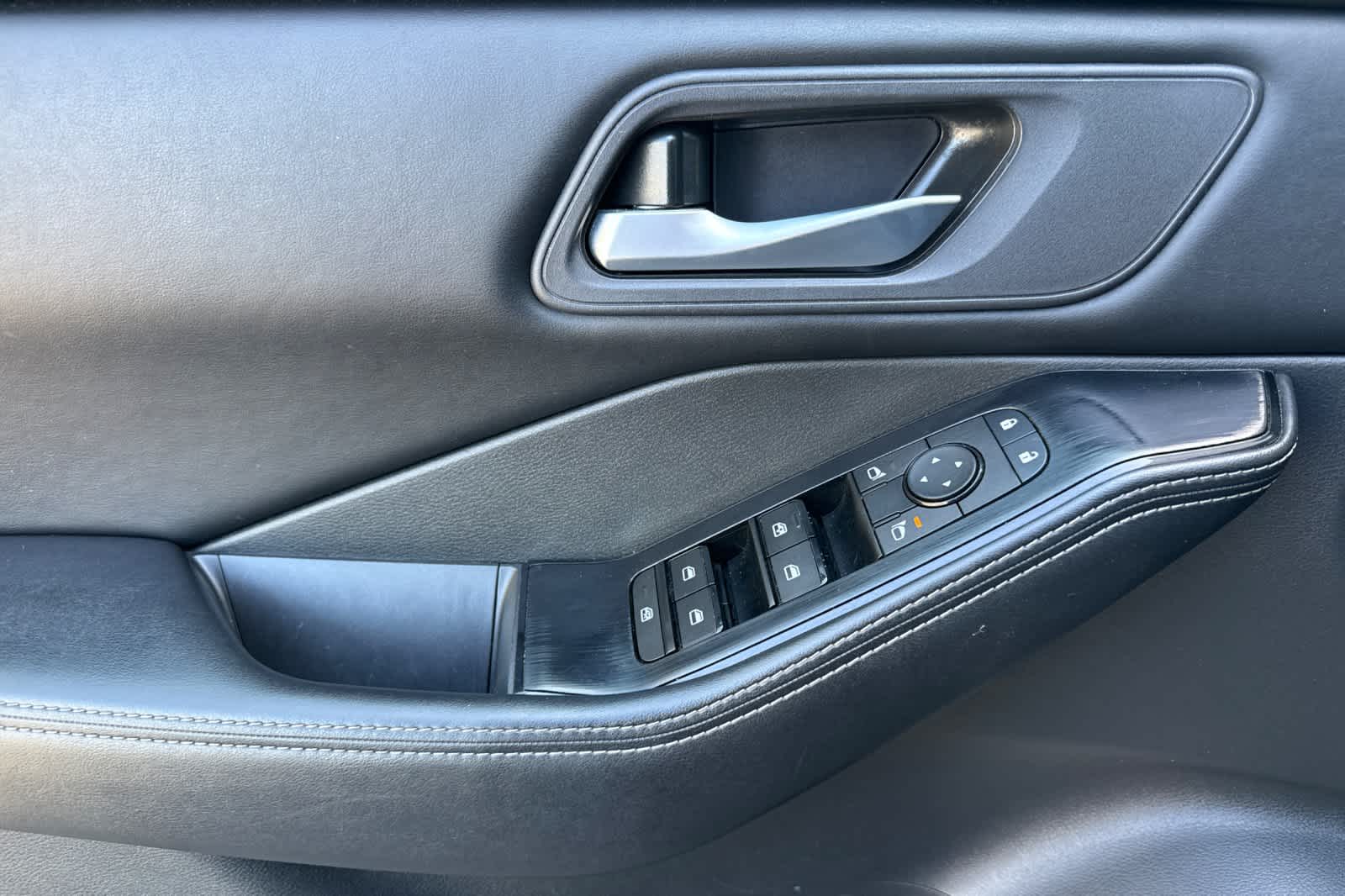 Used 2025 Nissan Rogue SUV