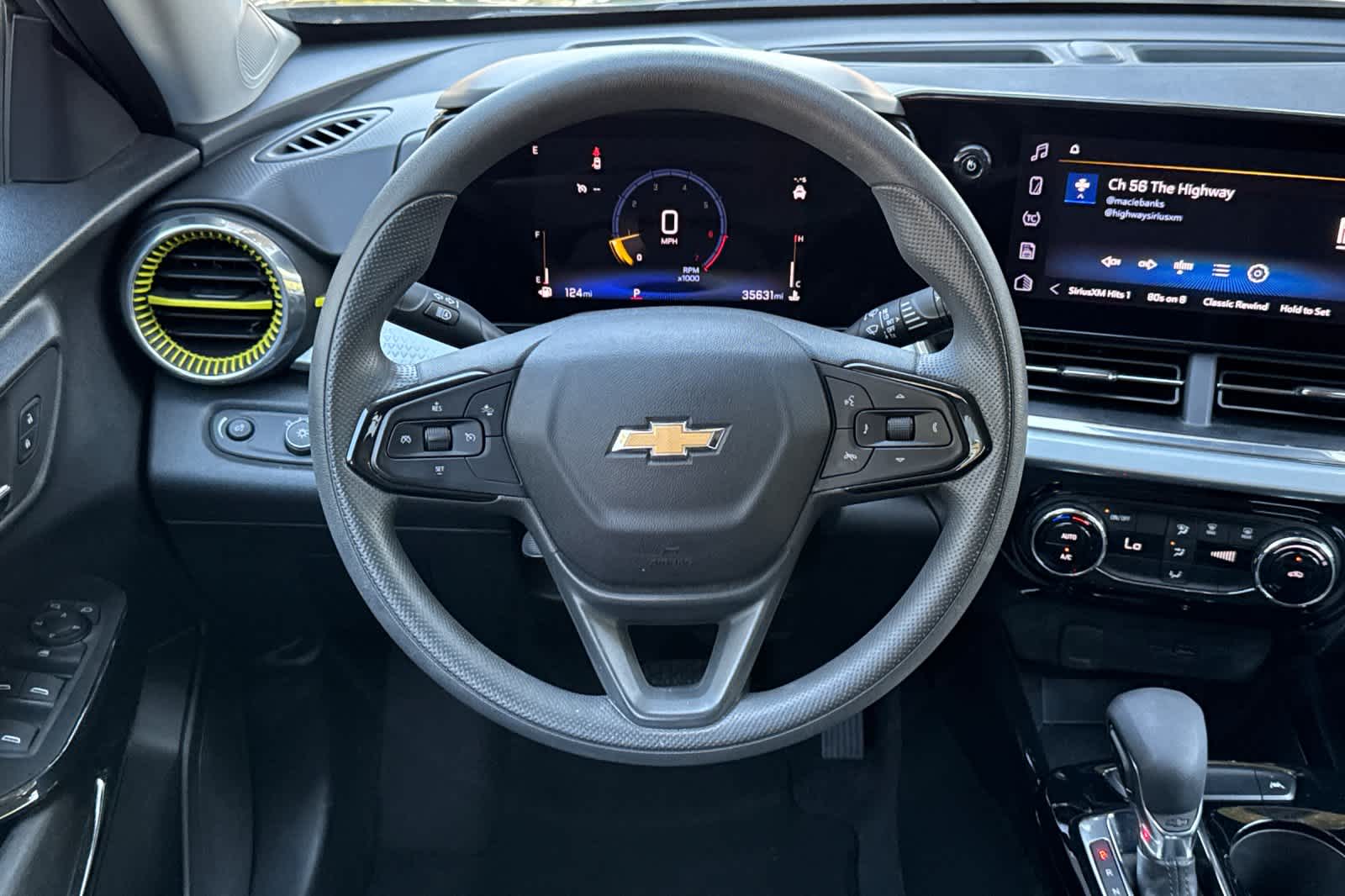 Used 2025 Chevrolet Trax SUV