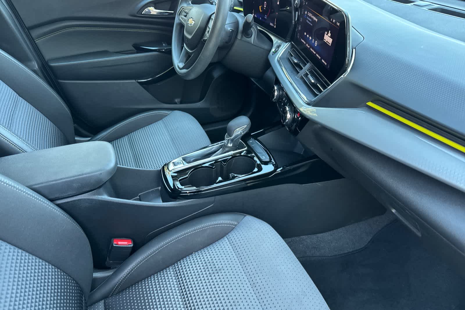 Used 2025 Chevrolet Trax SUV