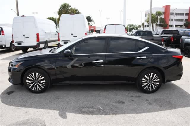 Used 2023 Nissan Altima SV with VIN 1N4BL4DW8PN307246 for sale in Miami, FL