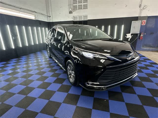 Used 2023 Toyota Sienna XLE with VIN 5TDYRKEC3PS152613 for sale in Miami, FL