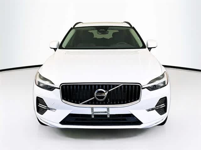 2023 Volvo XC60 Core photo 6