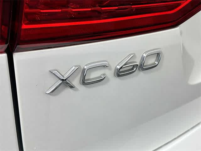 2023 Volvo XC60 Core photo 7