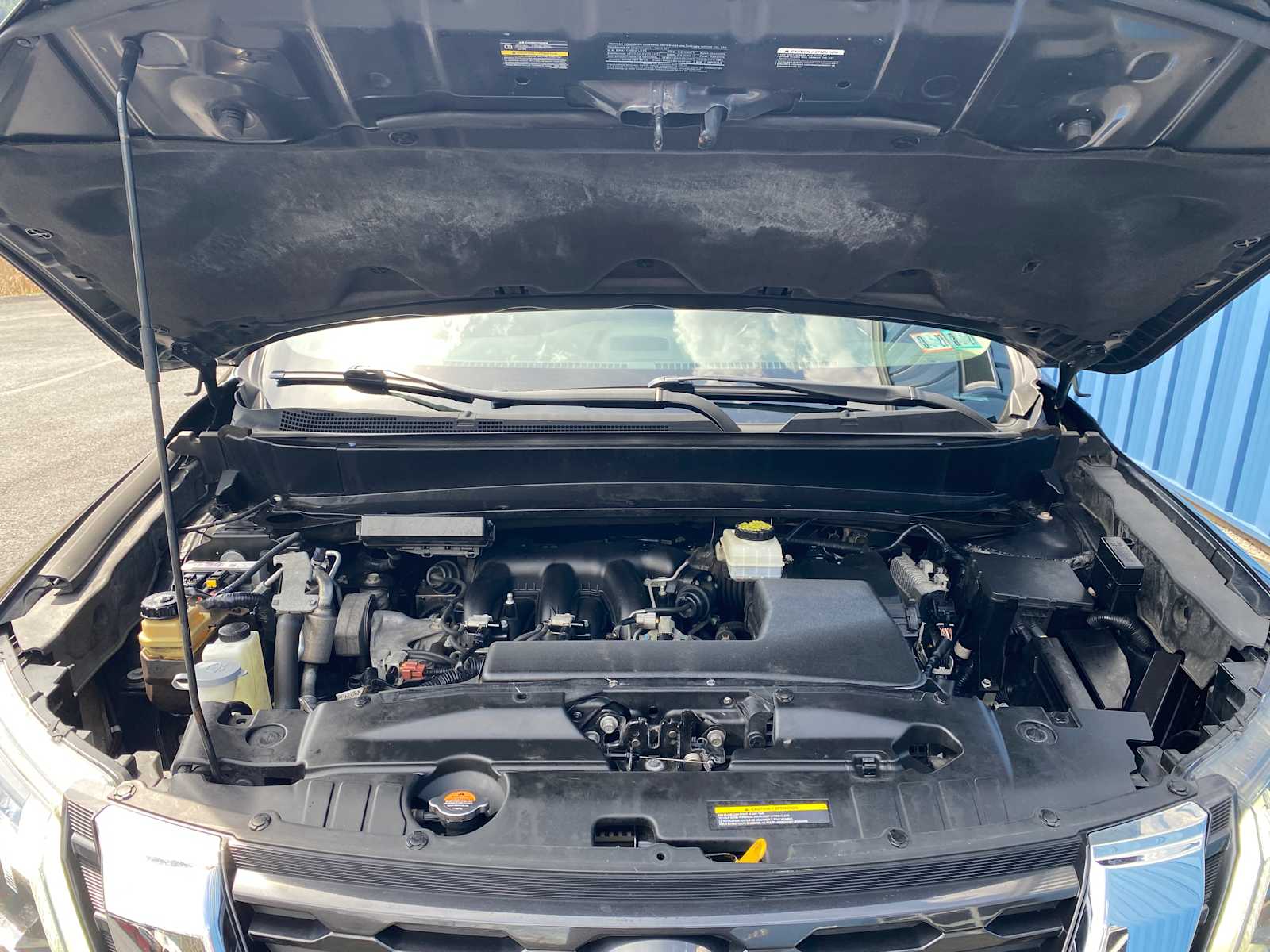 View vehicle photo 6