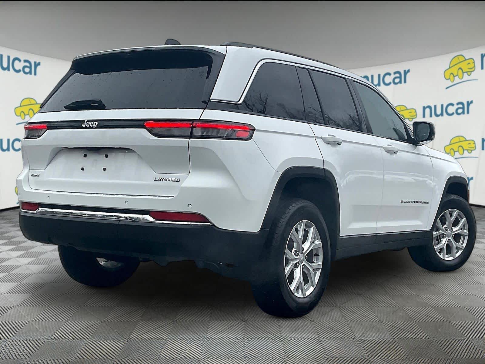 View vehicle photo 6