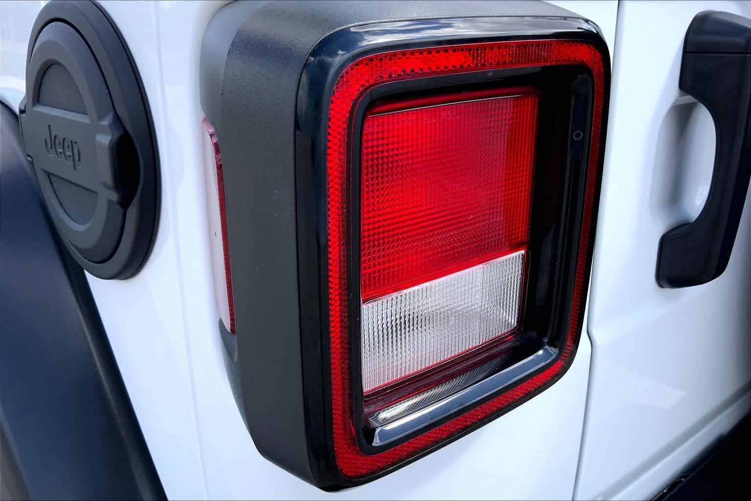 2021 Jeep Wrangler photo 28 of 36