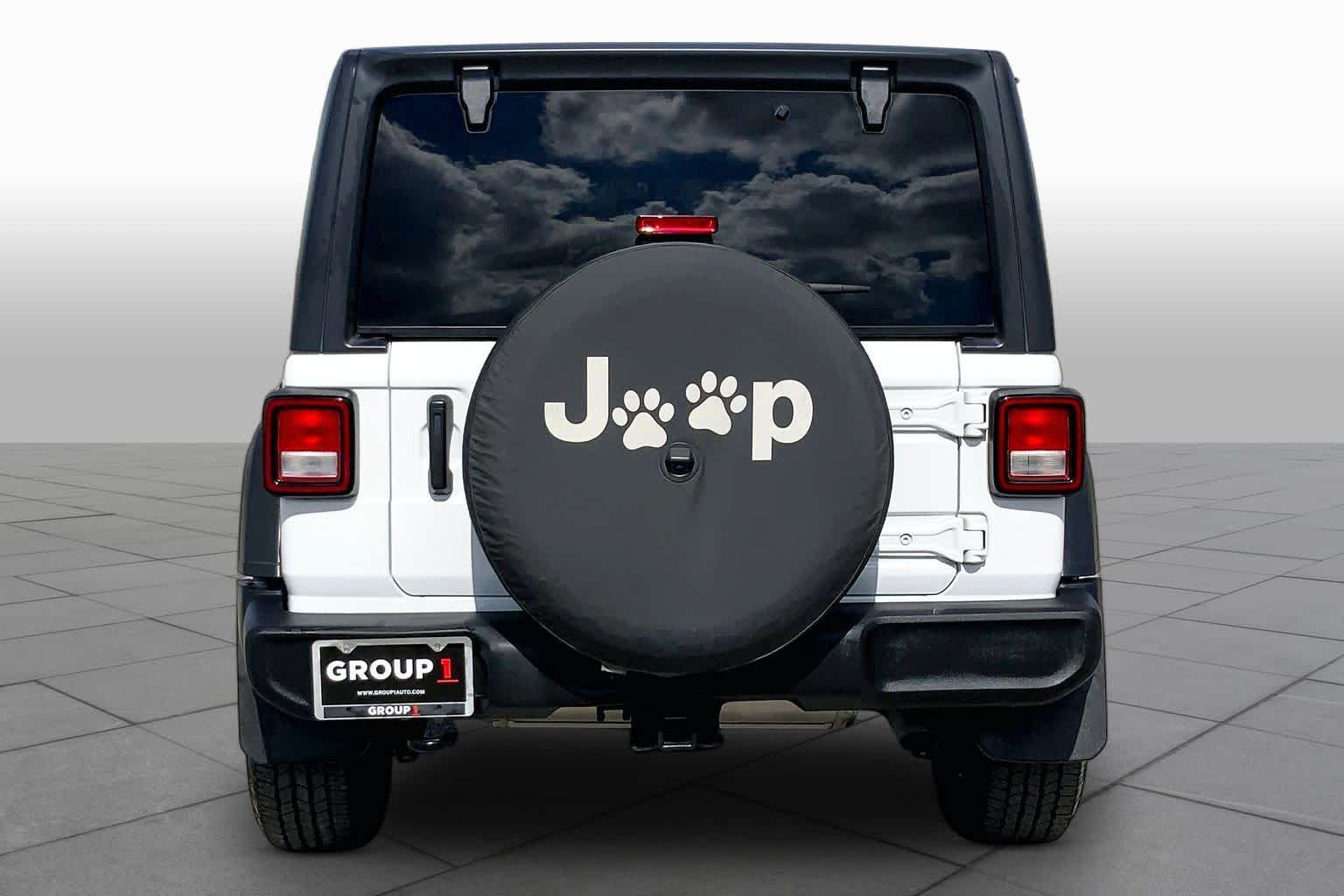 2021 Jeep Wrangler photo 5 of 36