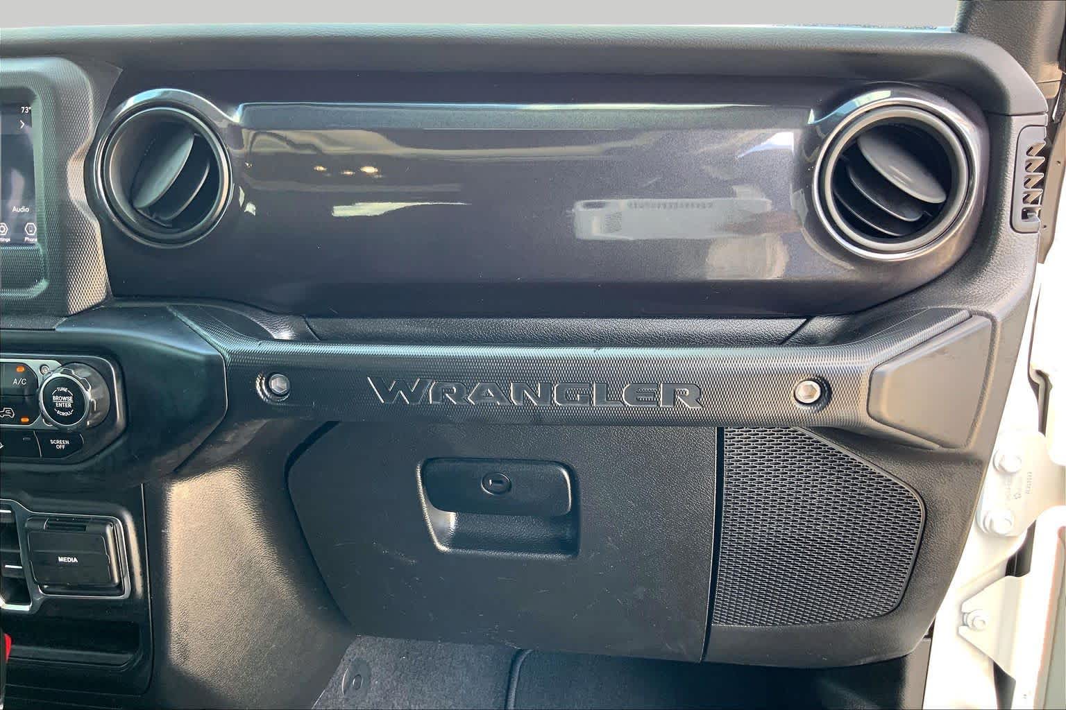 2021 Jeep Wrangler photo 18 of 36