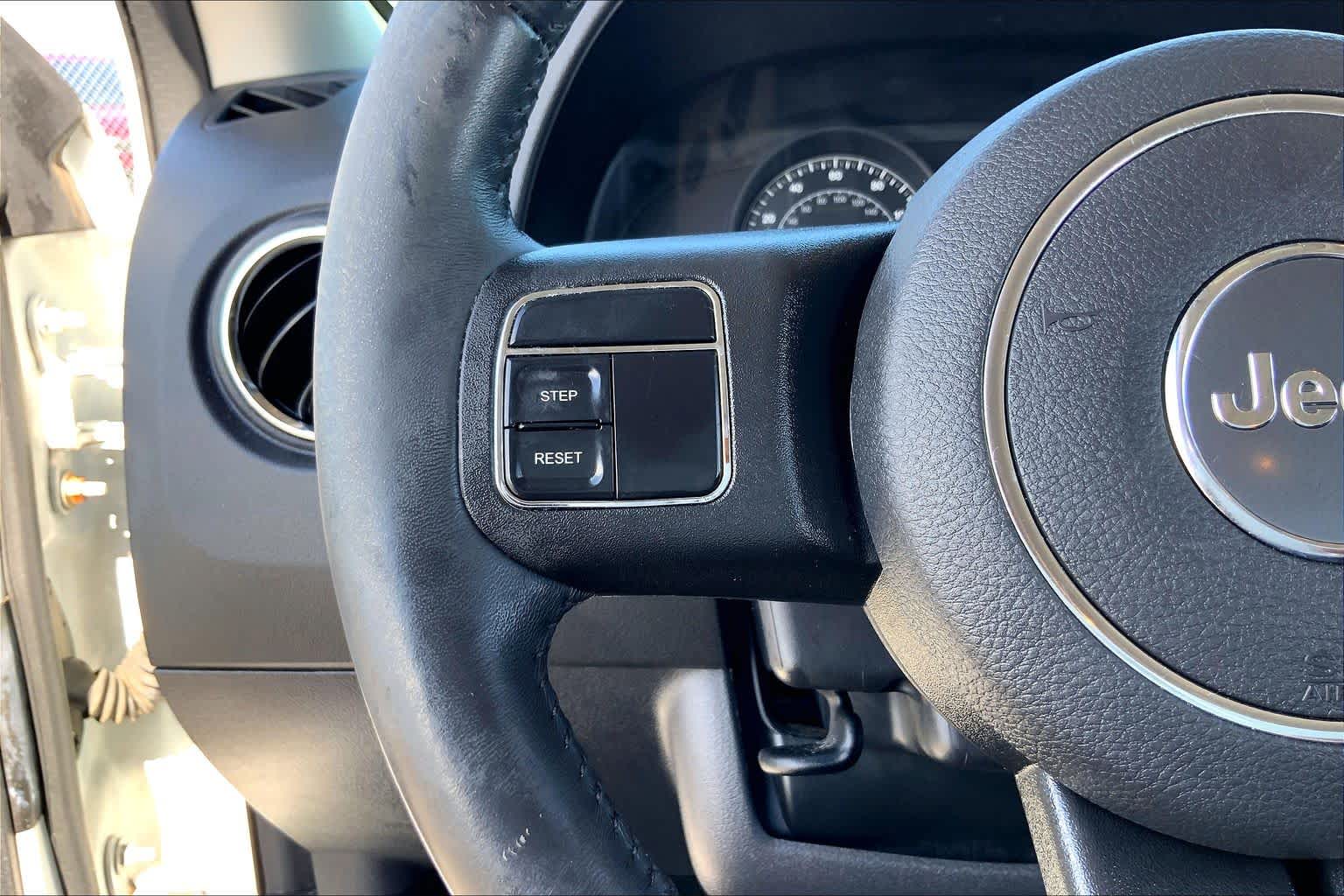 2017 Jeep Patriot photo 22 of 33