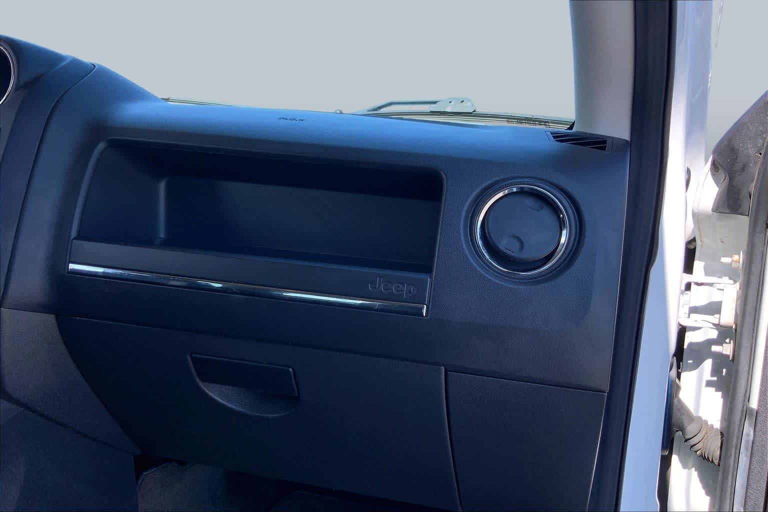 2017 Jeep Patriot photo 17 of 33