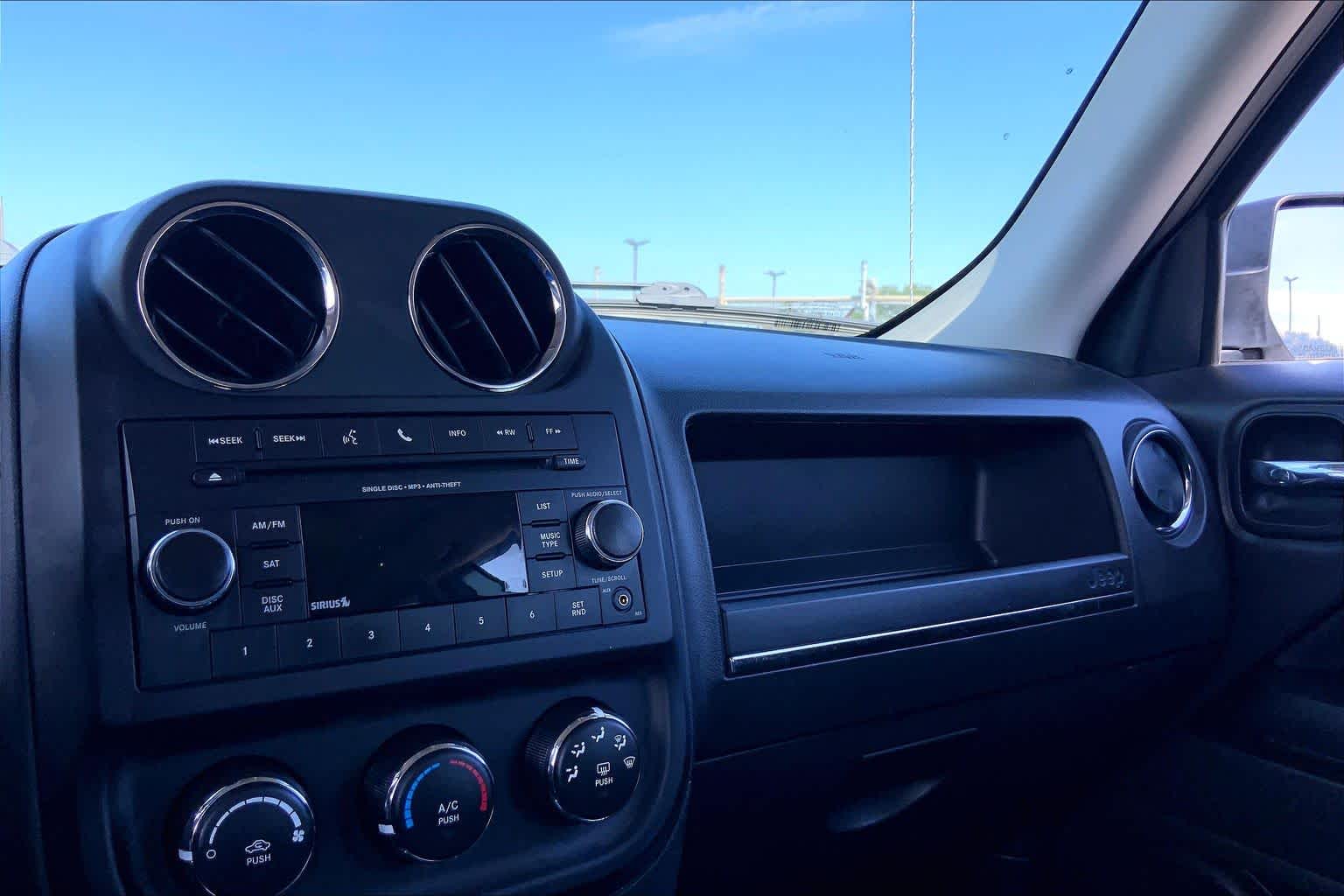 2017 Jeep Patriot photo 32 of 33