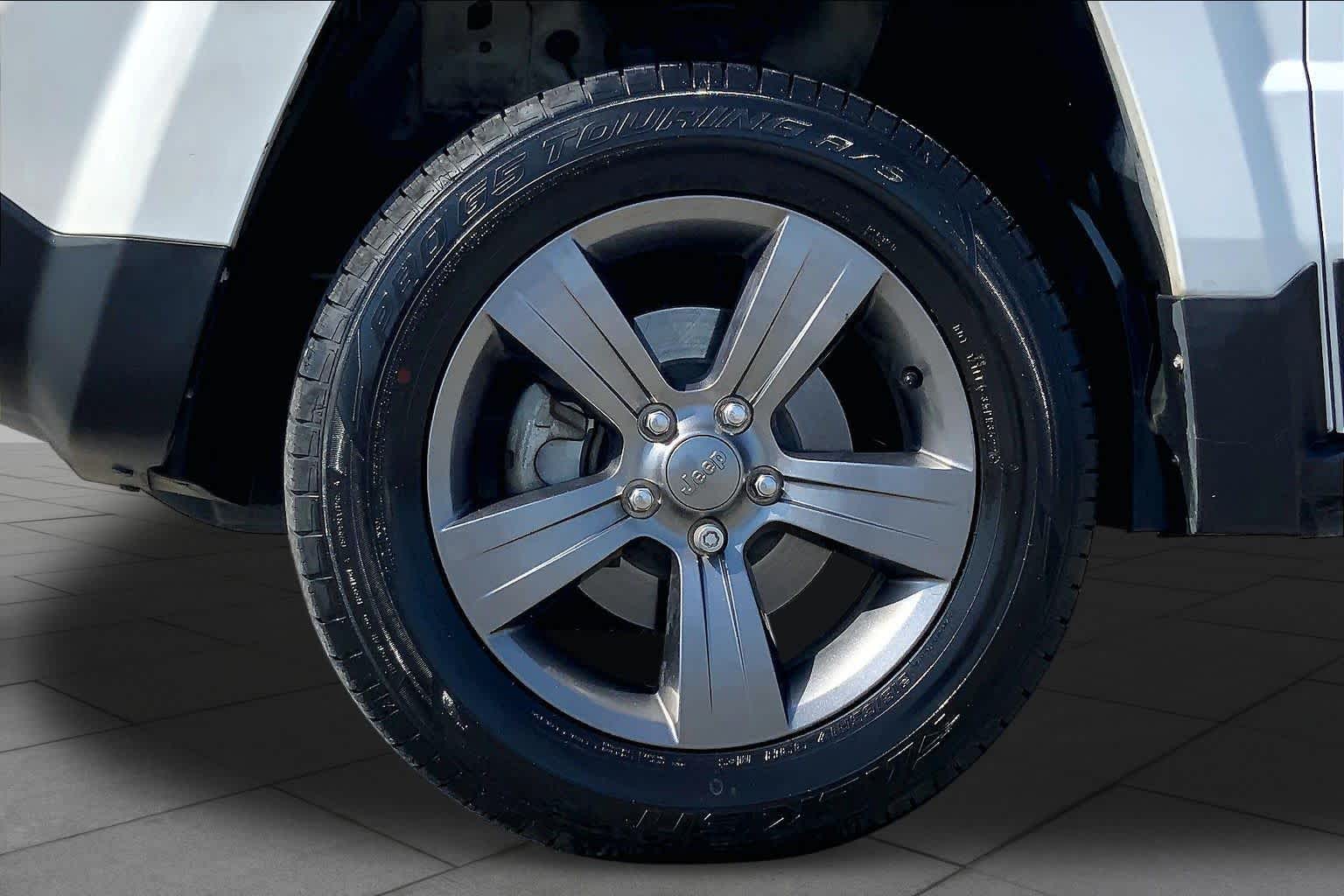 2017 Jeep Patriot photo 10 of 33