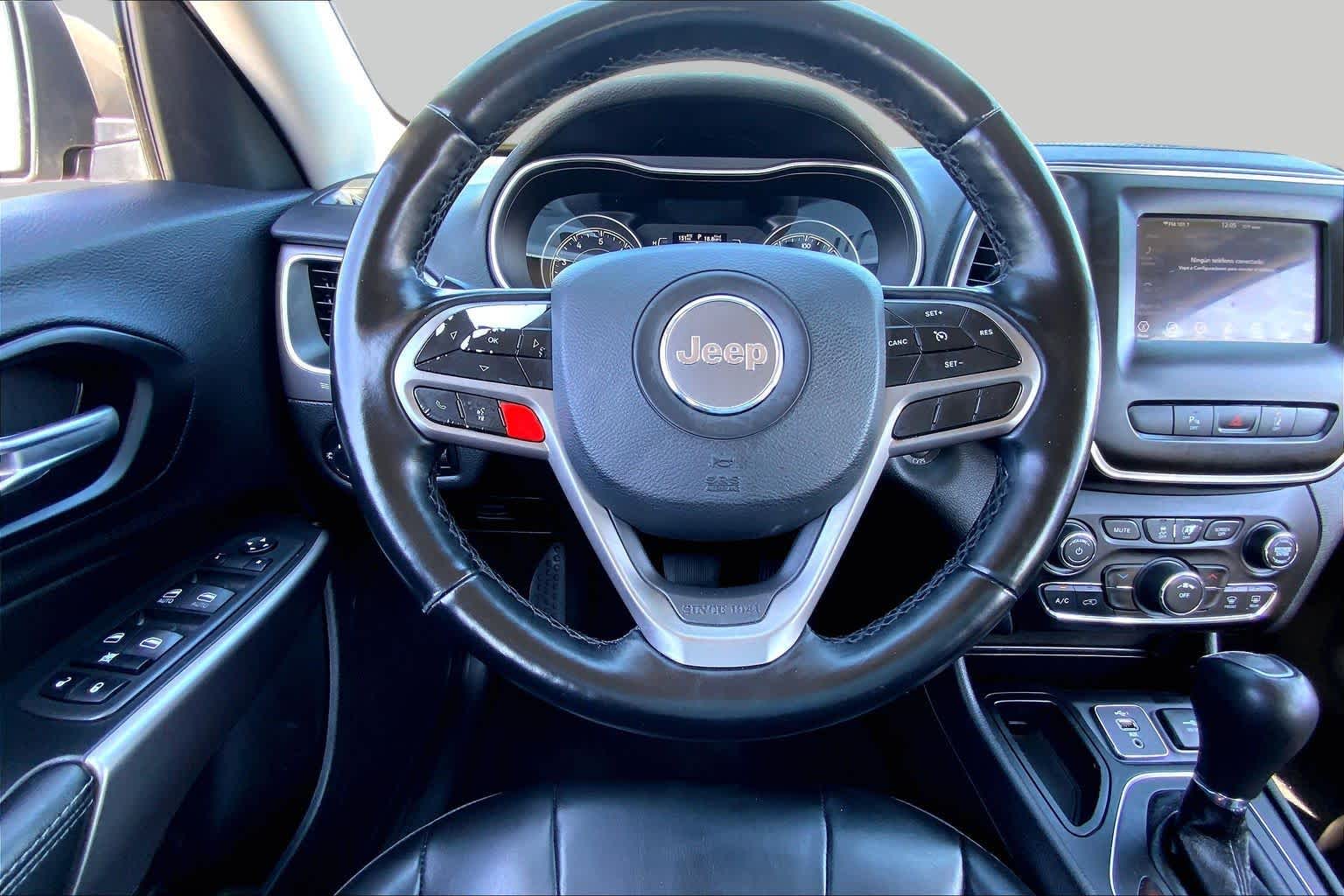 2021 Jeep Cherokee photo 6 of 36