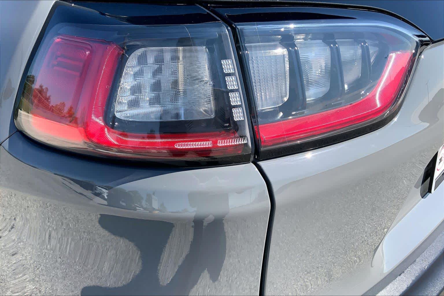 2021 Jeep Cherokee photo 28 of 36