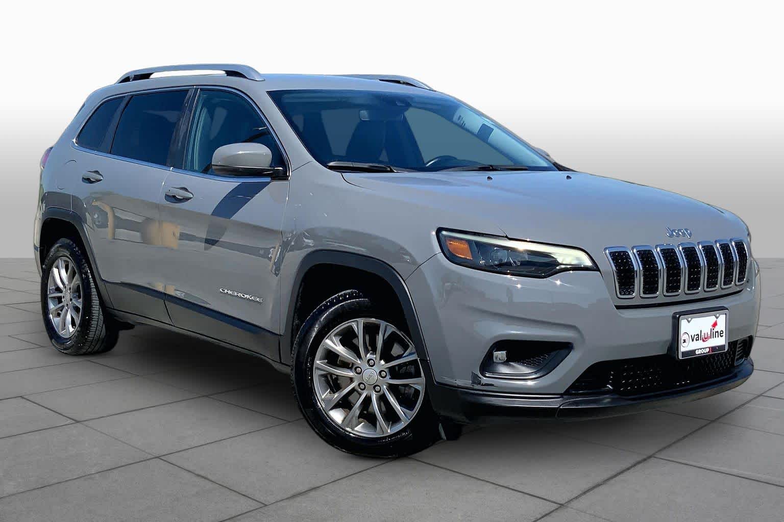 2021 Jeep Cherokee photo 3 of 36