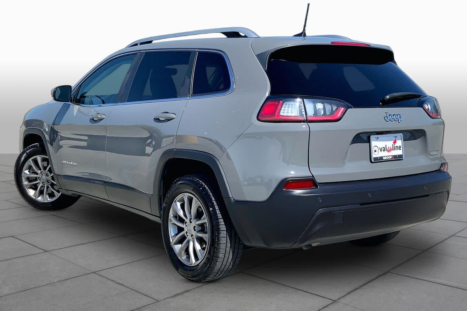 2021 Jeep Cherokee photo 12 of 36