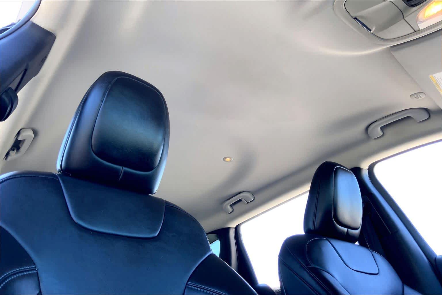 2021 Jeep Cherokee photo 14 of 36