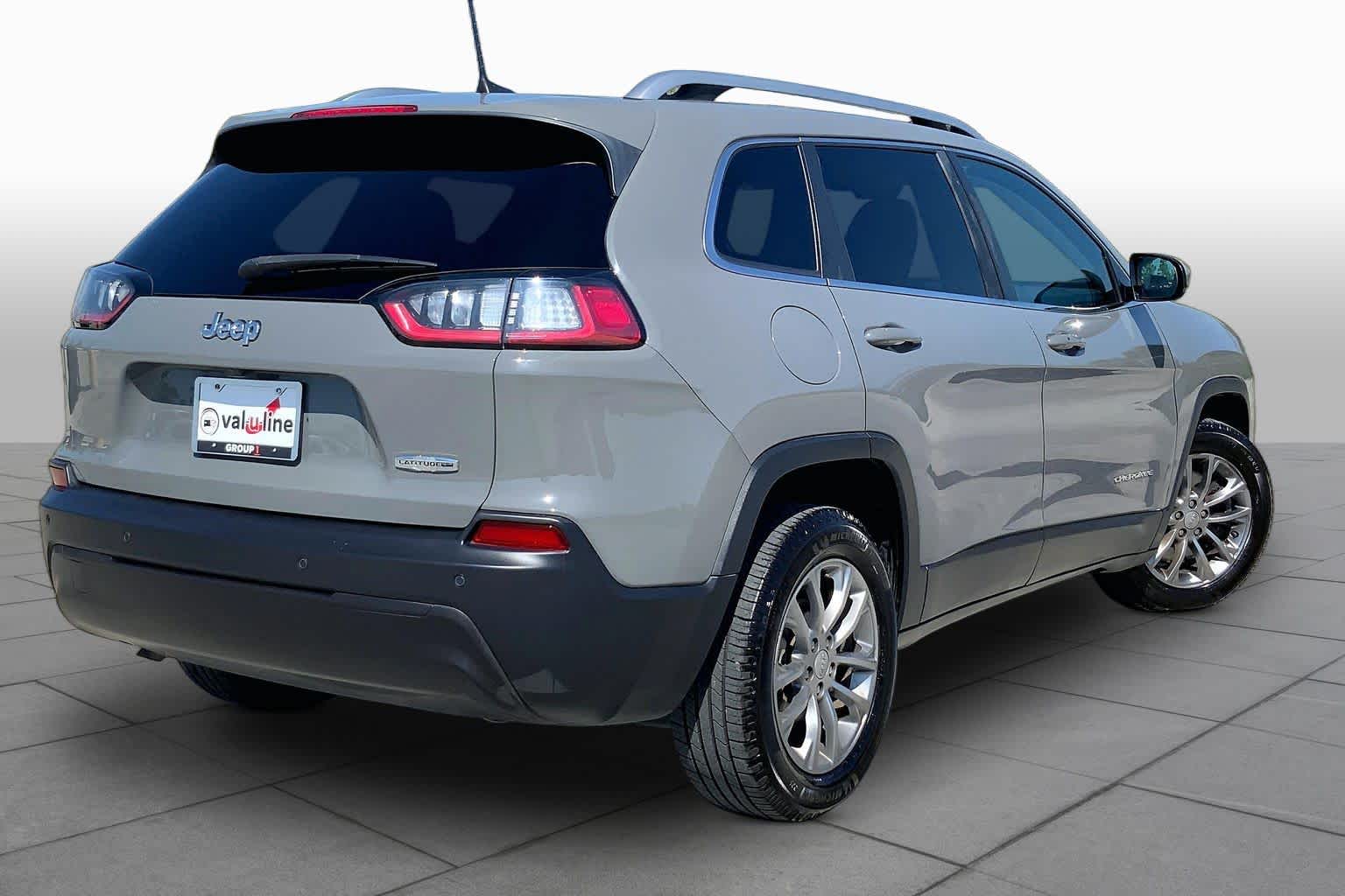2021 Jeep Cherokee photo 13 of 36