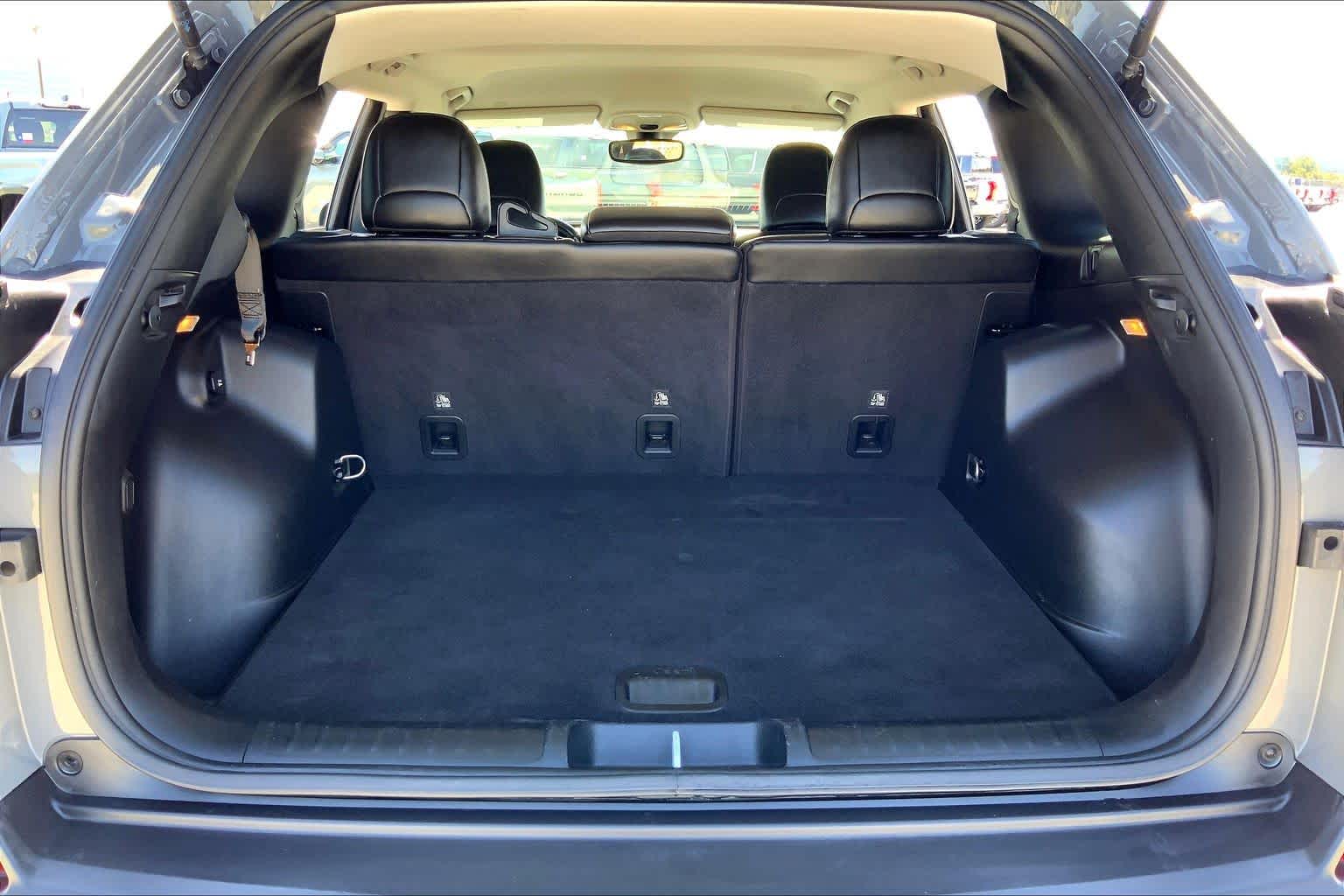 2021 Jeep Cherokee photo 34 of 36