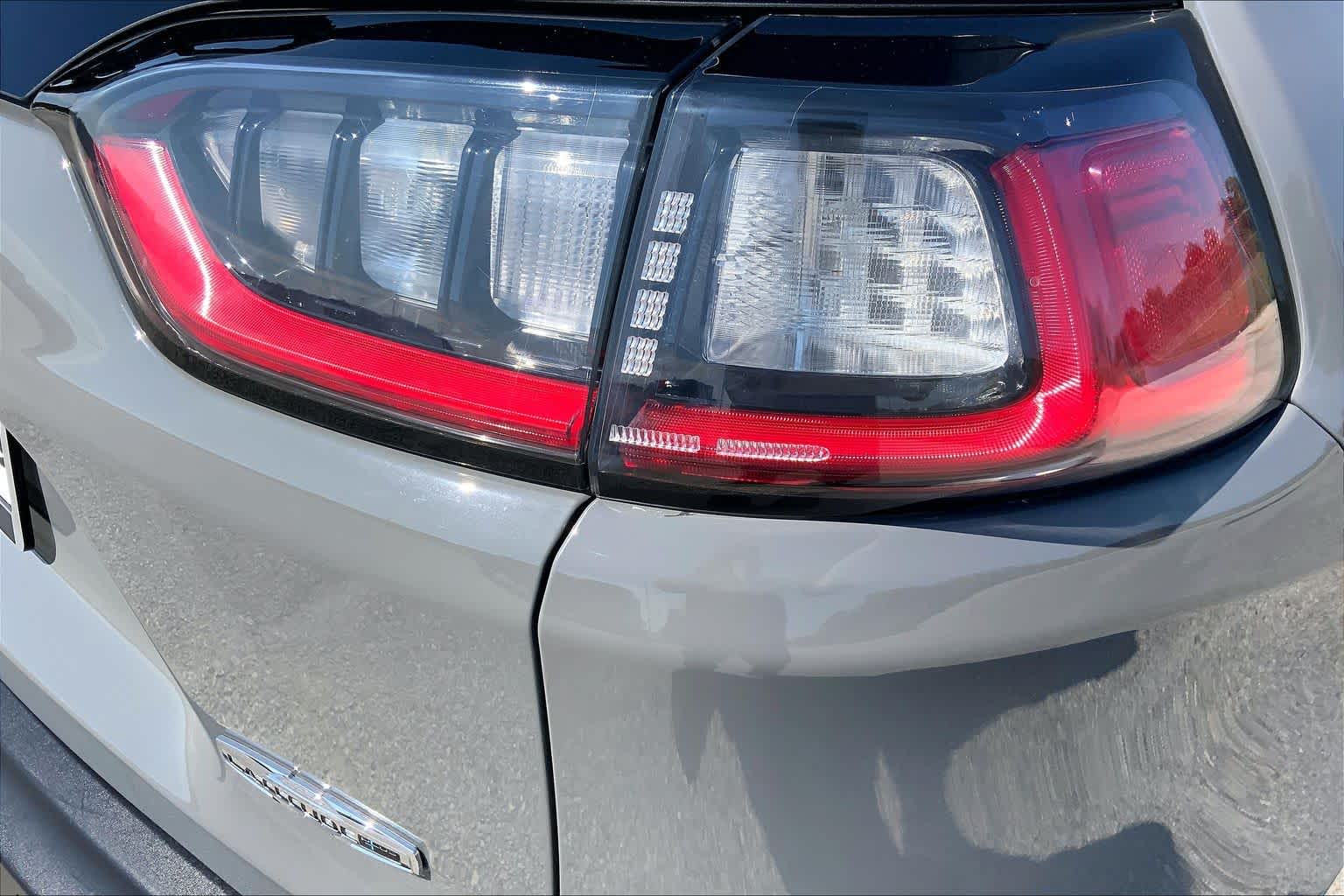 2021 Jeep Cherokee photo 30 of 36