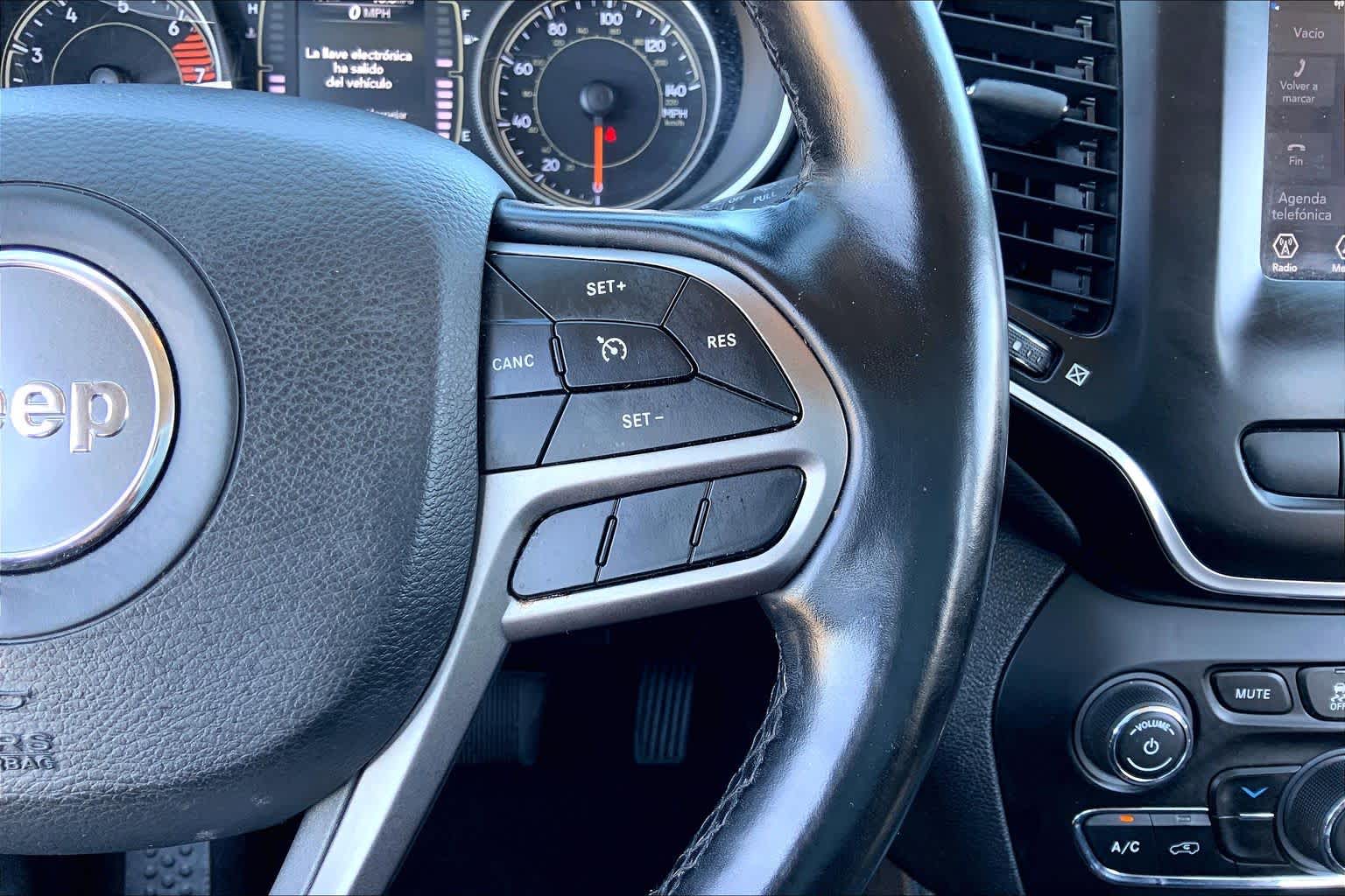 2021 Jeep Cherokee photo 24 of 36