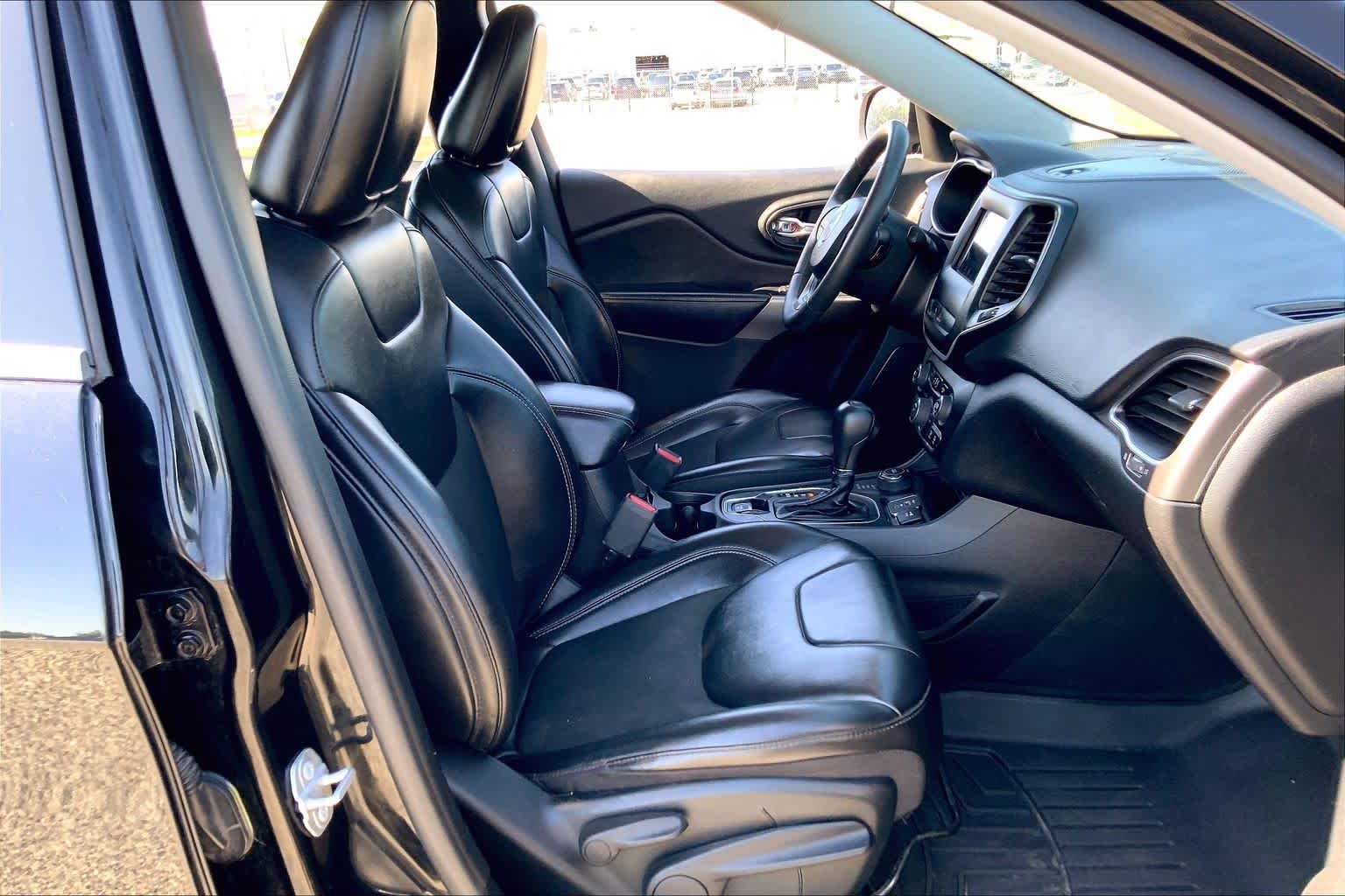2020 Jeep Cherokee Latitude Plus Diamond Black Crystal Pearlcoat at Baytown Ford